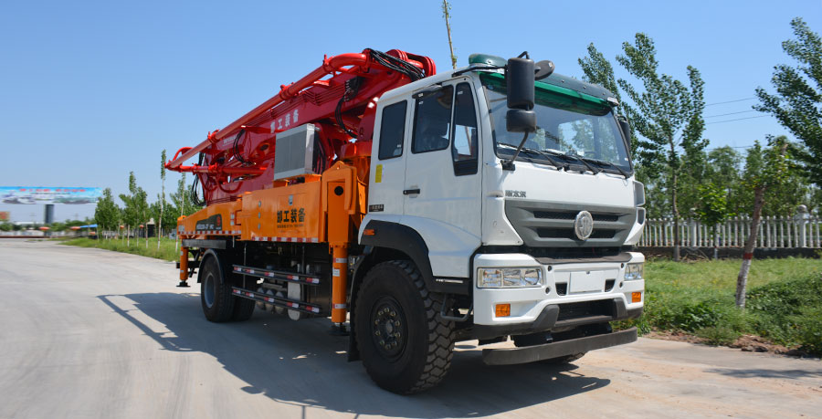邯工HG5230THB-37型混凝土泵车(重汽斯太尔底盘)